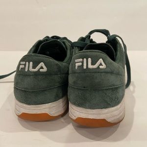 Fila Green Gum Men’s Tennis Shoes 9.5 EUC Fila Green Gum Men’s Tennis Shoes 9.5 EUC